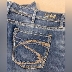 Silver Jeans. Lola 17”. W33/L33